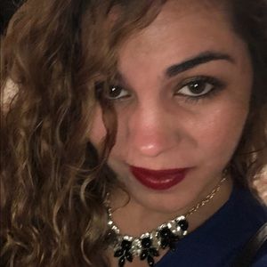 Meet your Posher, Yisel